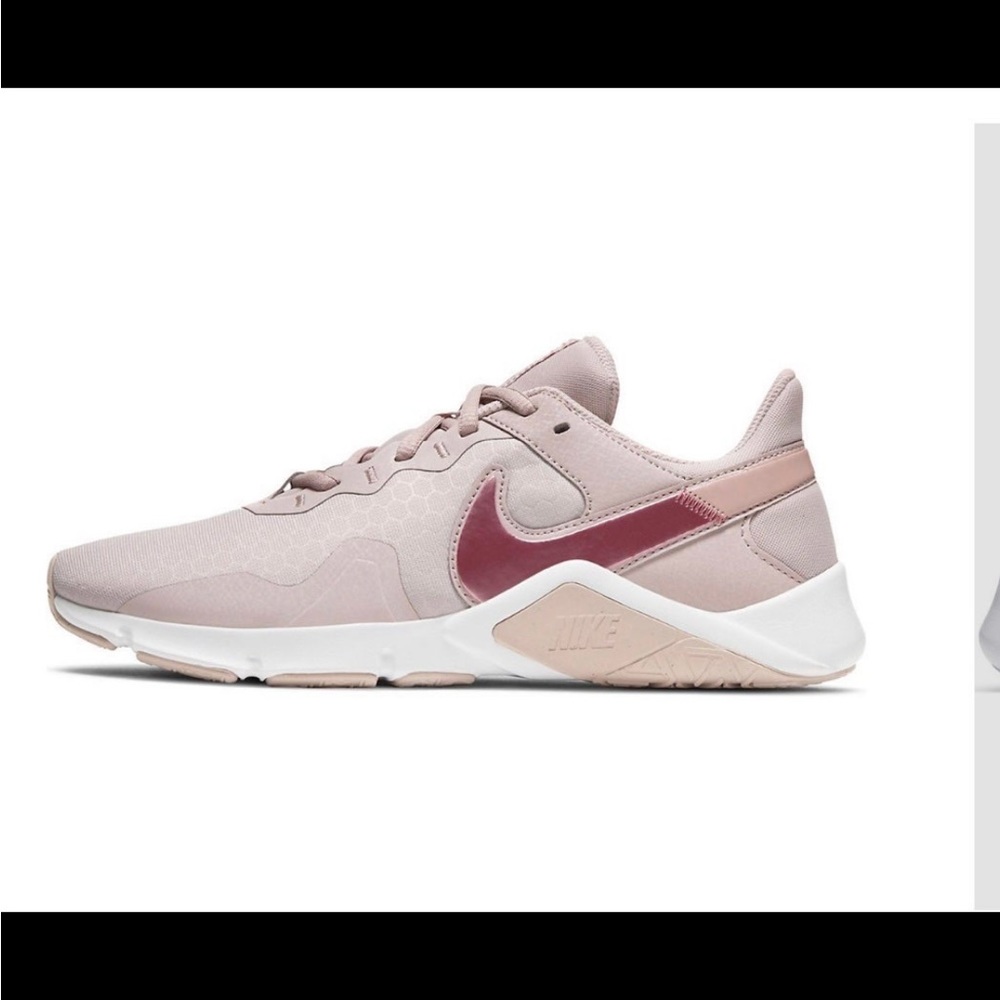 Nike Legend Essential 2 Women's Cross-Training Shoes (7)